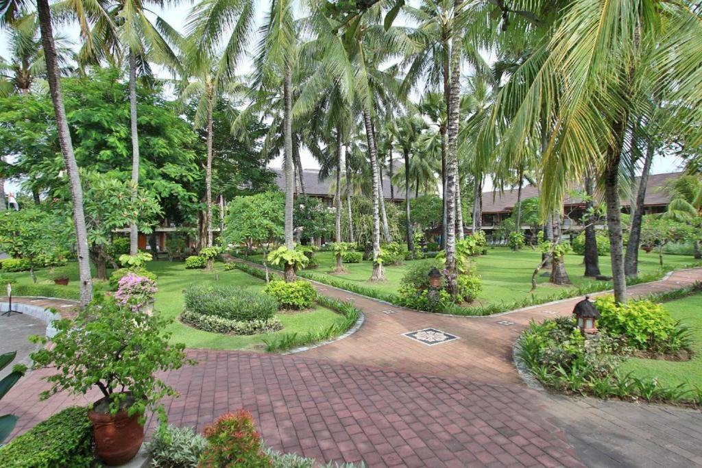 Club Bali Suite Legian Exterior photo